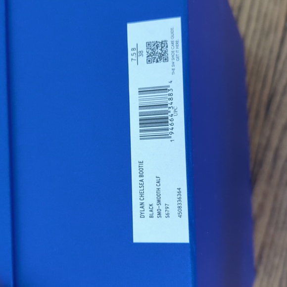 Stuart Weitzman Leather Dylan Chelsea Boots - Picture 2 of 5